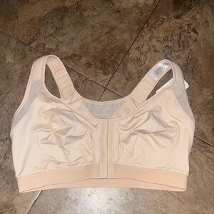 Delimira firm supporting bra